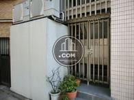 休日・夜間は脇の出入口です