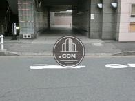 玄関横、駐車場入り口です
