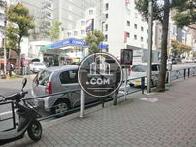 前面通りは一方通行です