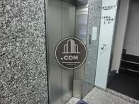 エレベーターもリニューアル済み