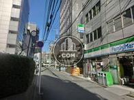 新目白通りから直ぐです