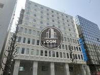 シンプルな白い外壁
