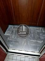 エレベーター内部