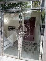 両開きのガラスドア