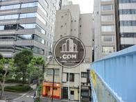 陸橋上から見た外観