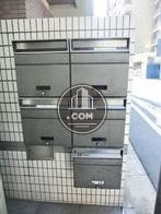 玄関横に集合ポストがあります