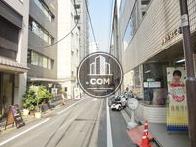 全面道路右手　半蔵門駅方面です