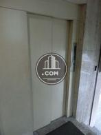 エレベーターの乗り場前