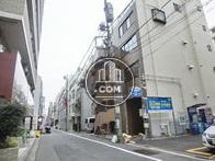 小伝馬町駅へ向かう公道です