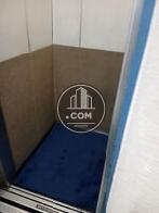 エレベーター内部