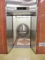 見えづらいですが、隅に防犯カメラがあるのがわかります