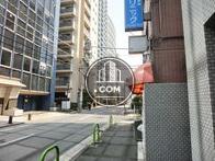 前面道路日比谷通り方面です
