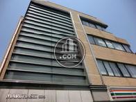 ガラスが短く区切られています