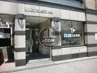 石造りのお洒落な正面玄関です