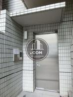 通用口の扉前