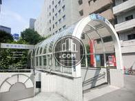 敷地内に駅への入口があります