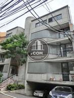 地上4階のビルです