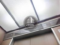 エレベーター内の天井照明