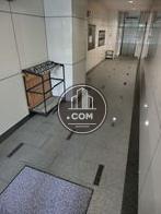 清潔感の感じられるエントランス空間