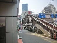 渋谷方面には　ヒカリエ　が見えます