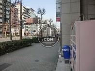 青山方面に行くと約４分で表参道駅です