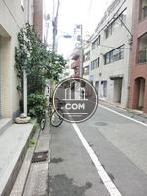 人通りの少ない公道