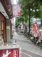 玄関出て左側の周辺です