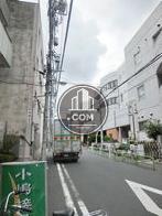 玄関前の歩道