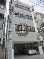 所々、反射性のある素材が使用されています