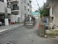 少し中に入りますが、通りからはそれほど離れていません