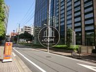 北側の裏道路