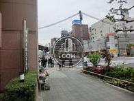 前面は新大橋通りです