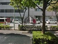正面入り口からの周辺です