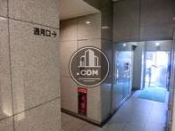 裏口への通用口です