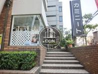 2階より上にもお店があります