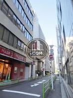 先に東京駅がございます