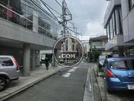 正面入口付近から見た周辺です
