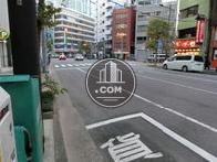 大通りに面しています
