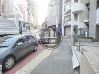 玄関前の傾斜道