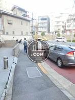 玄関前の歩道