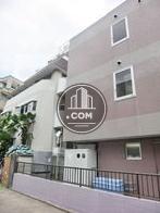 出窓が側面部分に設置されています