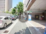 街路樹のある歩道