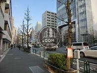周辺もお洒落な建物ばかりです