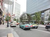 車通りの多いエリア