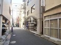 隣接する脇道奥からのアングル