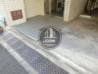 スロープの固定された床面