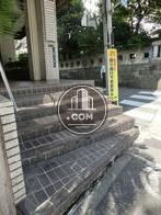 階段が少々あります