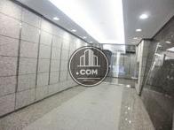 大理石張り、格式高いエントランス