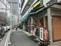 前面歩道は3メートルあるので自転車も行き来します