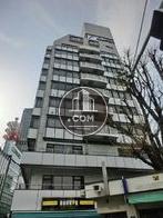 バルコニーから日比谷通りが一望出来ます